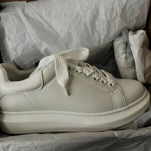 Steve Madden White Platform Shoes